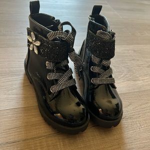 Kids Black Boots with flower size 11